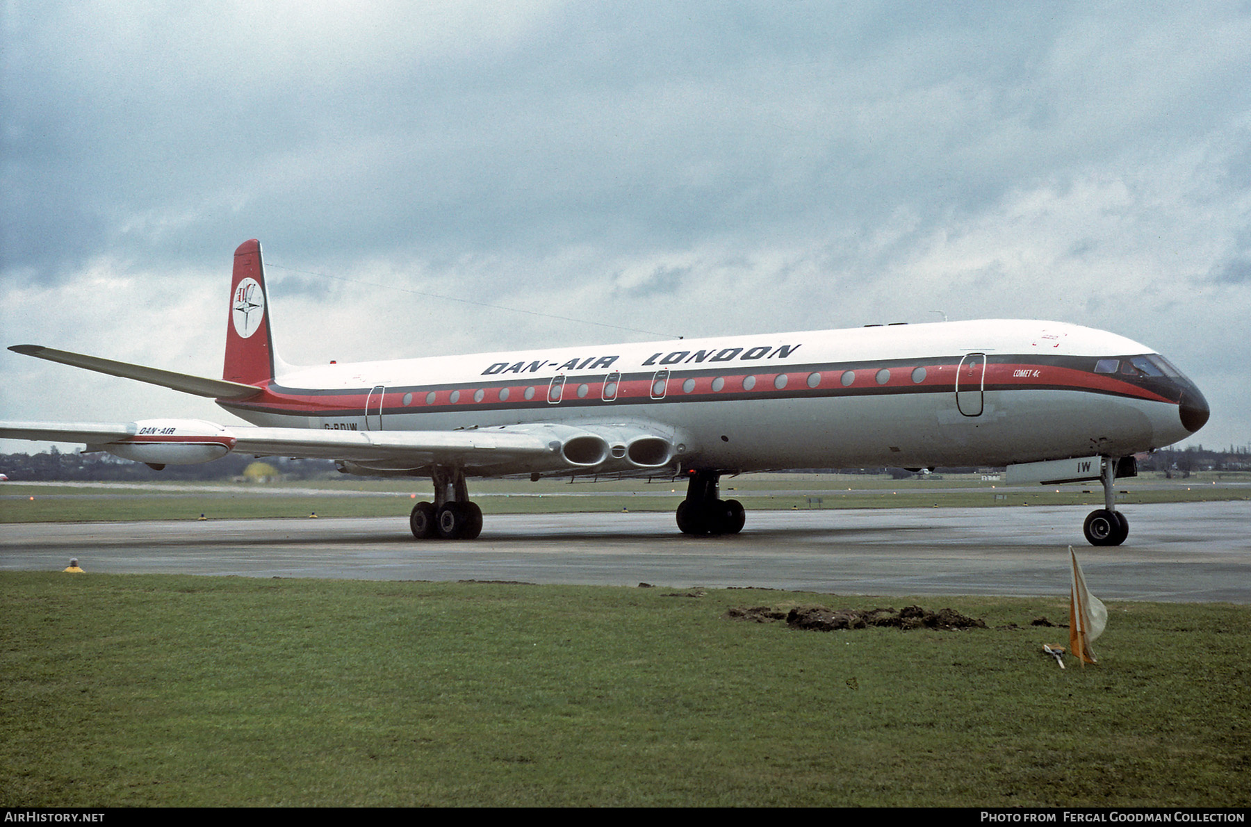 Aircraft Photo of G-BDIW | De Havilland D.H. 106 Comet 4C | Dan-Air London | AirHistory.net #839773