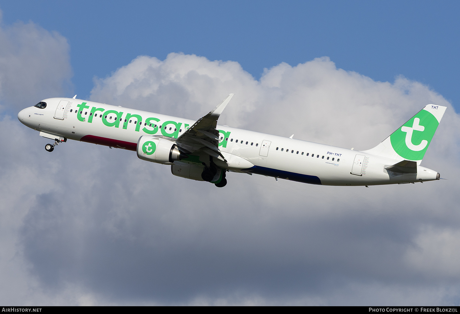 Aircraft Photo of PH-YHT | Airbus A321-251NX | Transavia | AirHistory.net #839790