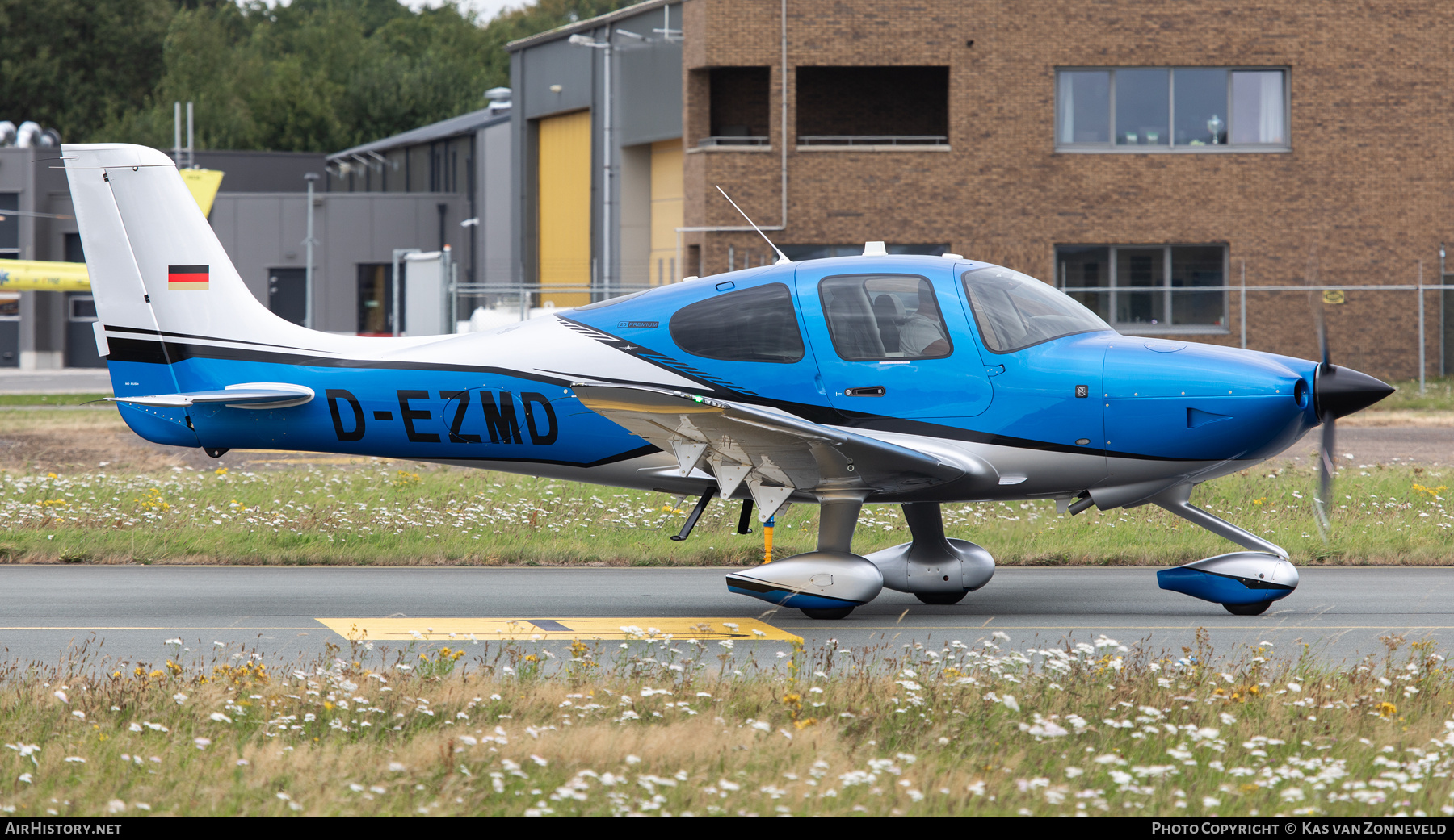 Aircraft Photo of D-EZMD | Cirrus SR-20 G7-GTS | AirHistory.net #840034