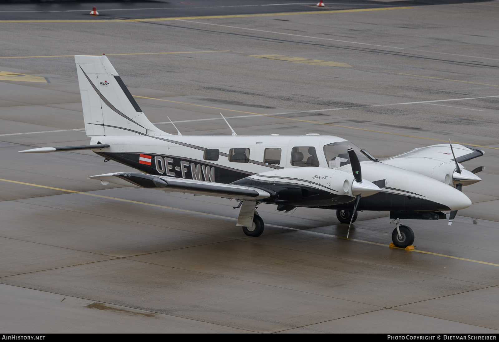 Aircraft Photo of OE-FMW | Piper PA-34-220T Seneca V | AirHistory.net #840137