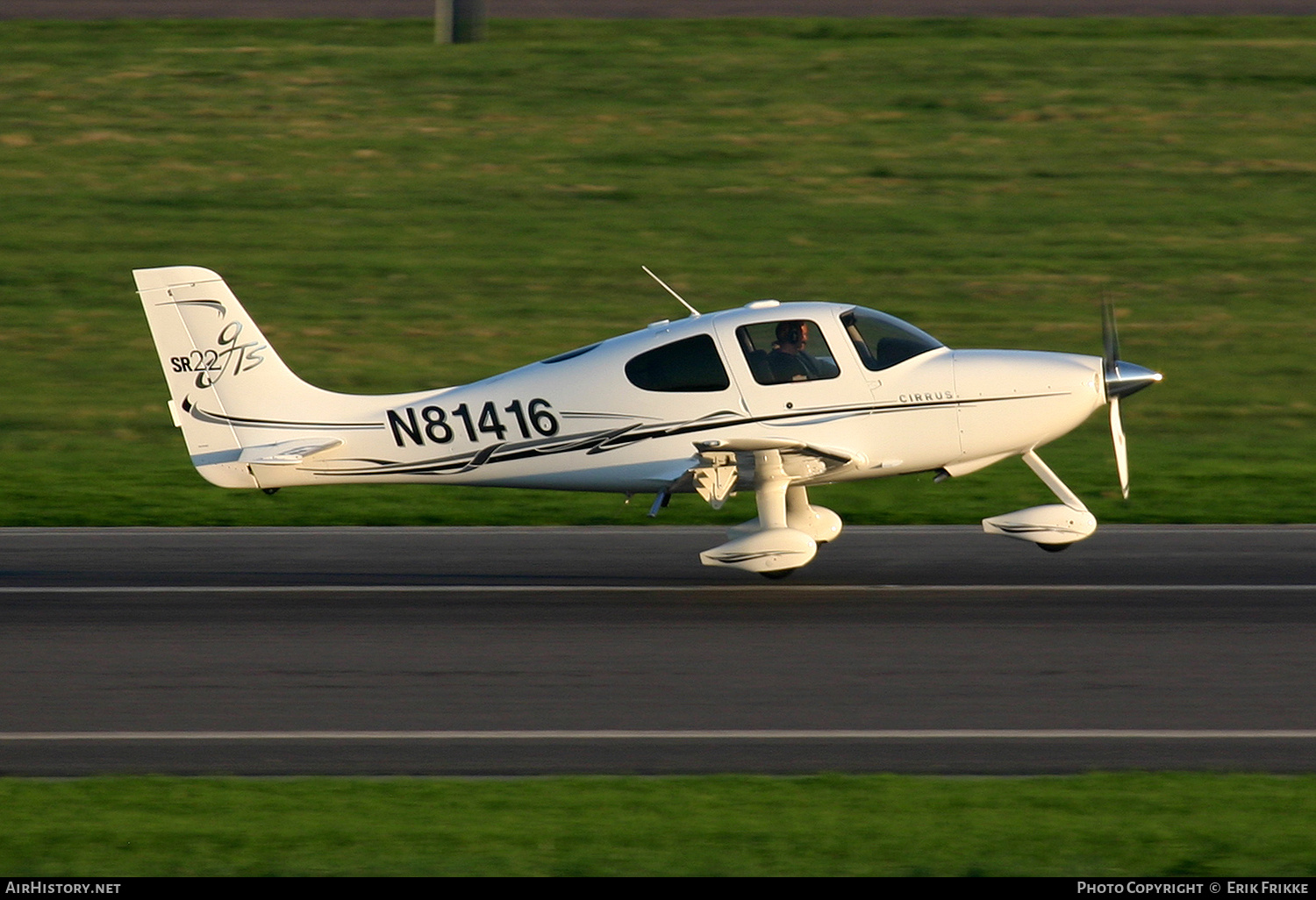 Aircraft Photo of N81416 | Cirrus SR-22 G2-GTS | AirHistory.net #840182