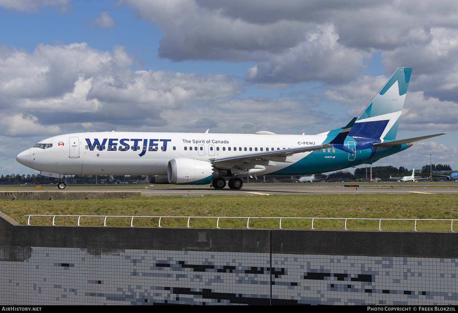 Aircraft Photo of C-FEWJ | Boeing 737-8 Max 8 | WestJet | AirHistory.net #840195