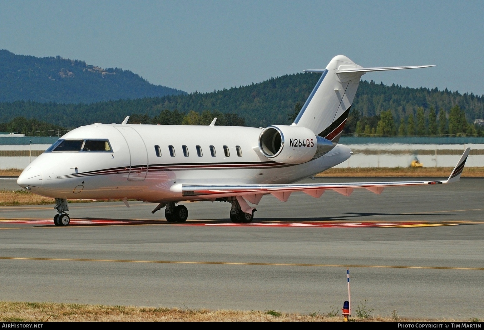 Aircraft Photo of N264QS | Bombardier Challenger 605 (CL-600-2B16) | AirHistory.net #840224