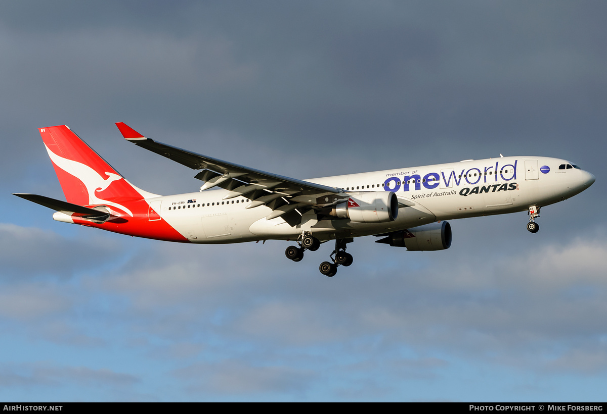 Aircraft Photo of VH-EBV | Airbus A330-202 | Qantas | AirHistory.net #840347