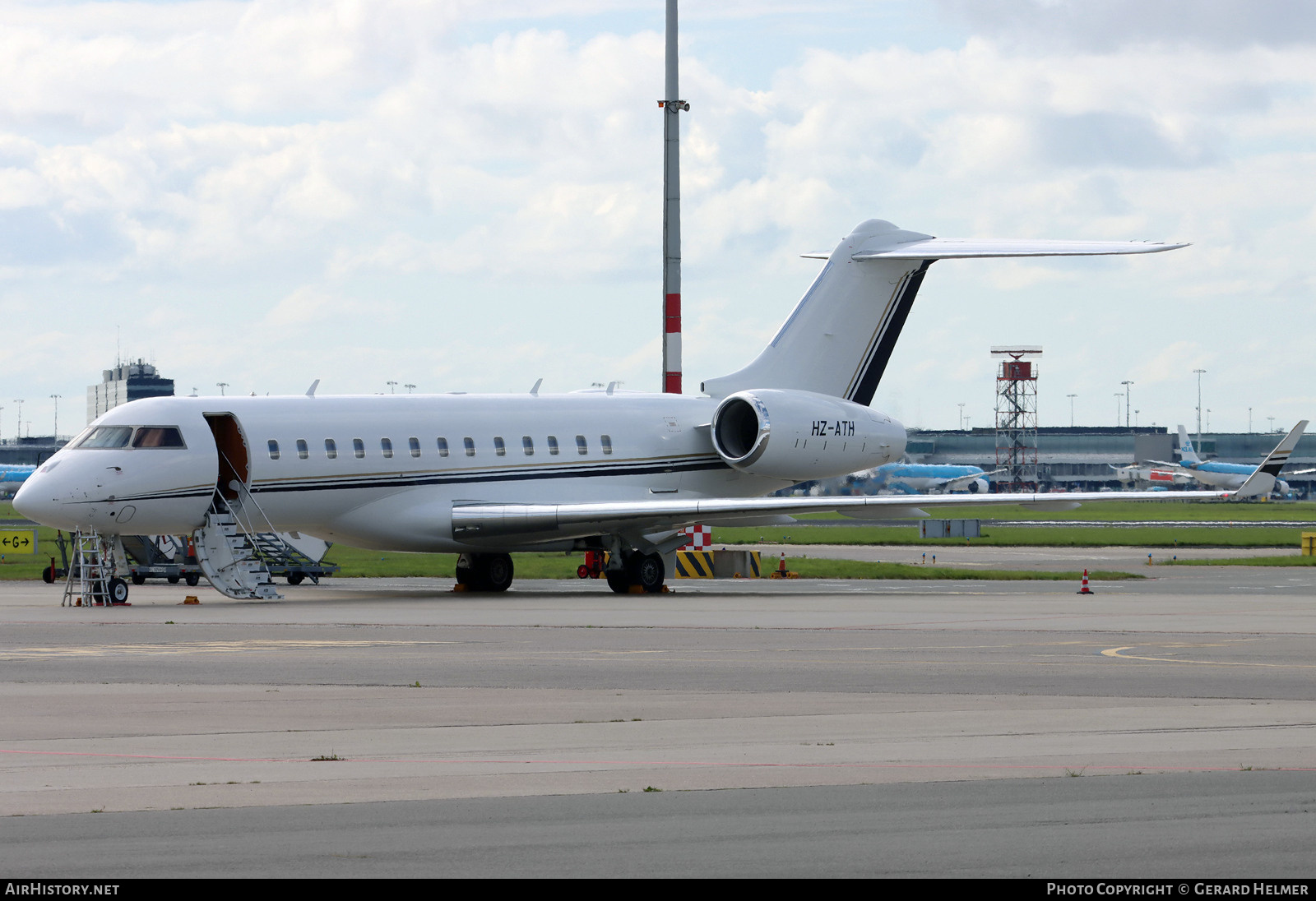 Aircraft Photo of HZ-ATH | Bombardier Global 6000 (BD-700-1A10) | AirHistory.net #840393