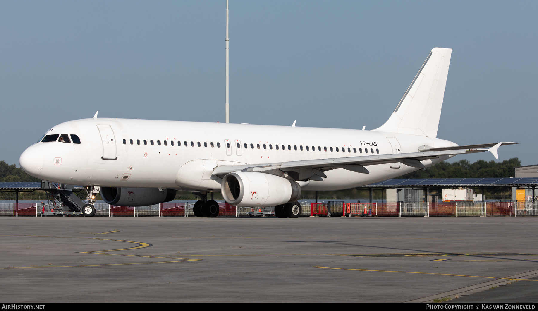 Aircraft Photo of LZ-LAB | Airbus A320-231 | AirHistory.net #840454