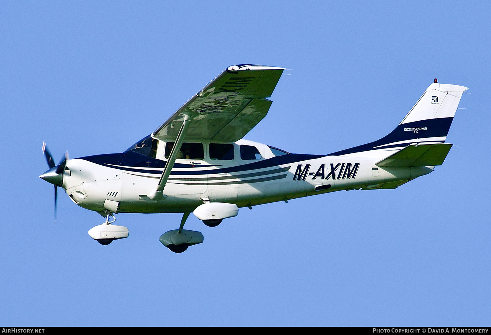 Aircraft Photo of M-AXIM | Cessna T206H Turbo Stationair TC | AirHistory.net #840515