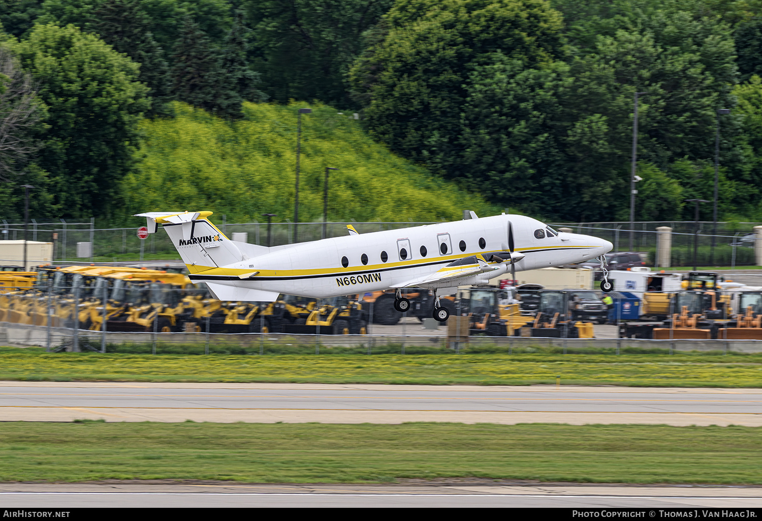Aircraft Photo of N660MW | Beech 1900D | Marvin Windows and Doors | AirHistory.net #840733