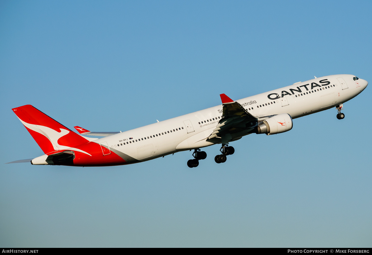 Aircraft Photo of VH-QPJ | Airbus A330-303 | Qantas | AirHistory.net #840756