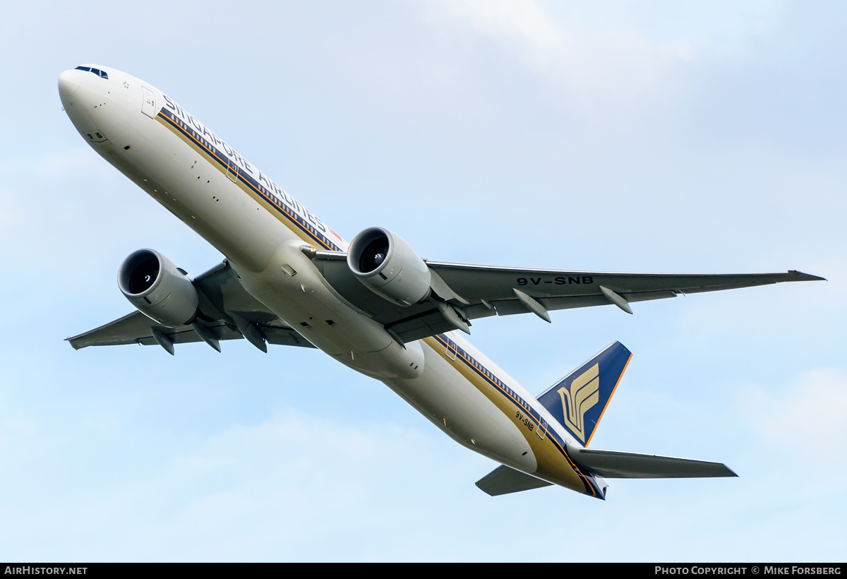 Aircraft Photo of 9V-SNB | Boeing 777-312/ER | Singapore Airlines | AirHistory.net #840772
