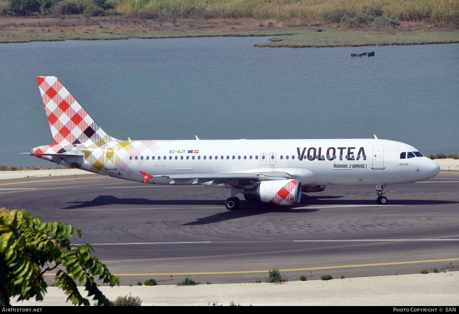 Aircraft Photo of EC-OJT | Airbus A320-214 | Volotea | AirHistory.net #840888