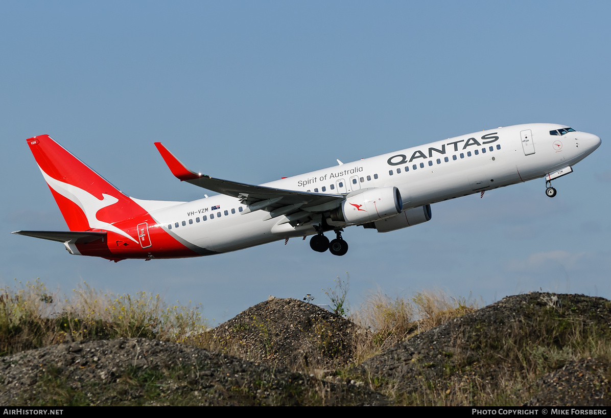 Aircraft Photo of VH-VZM | Boeing 737-838 | Qantas | AirHistory.net #840938