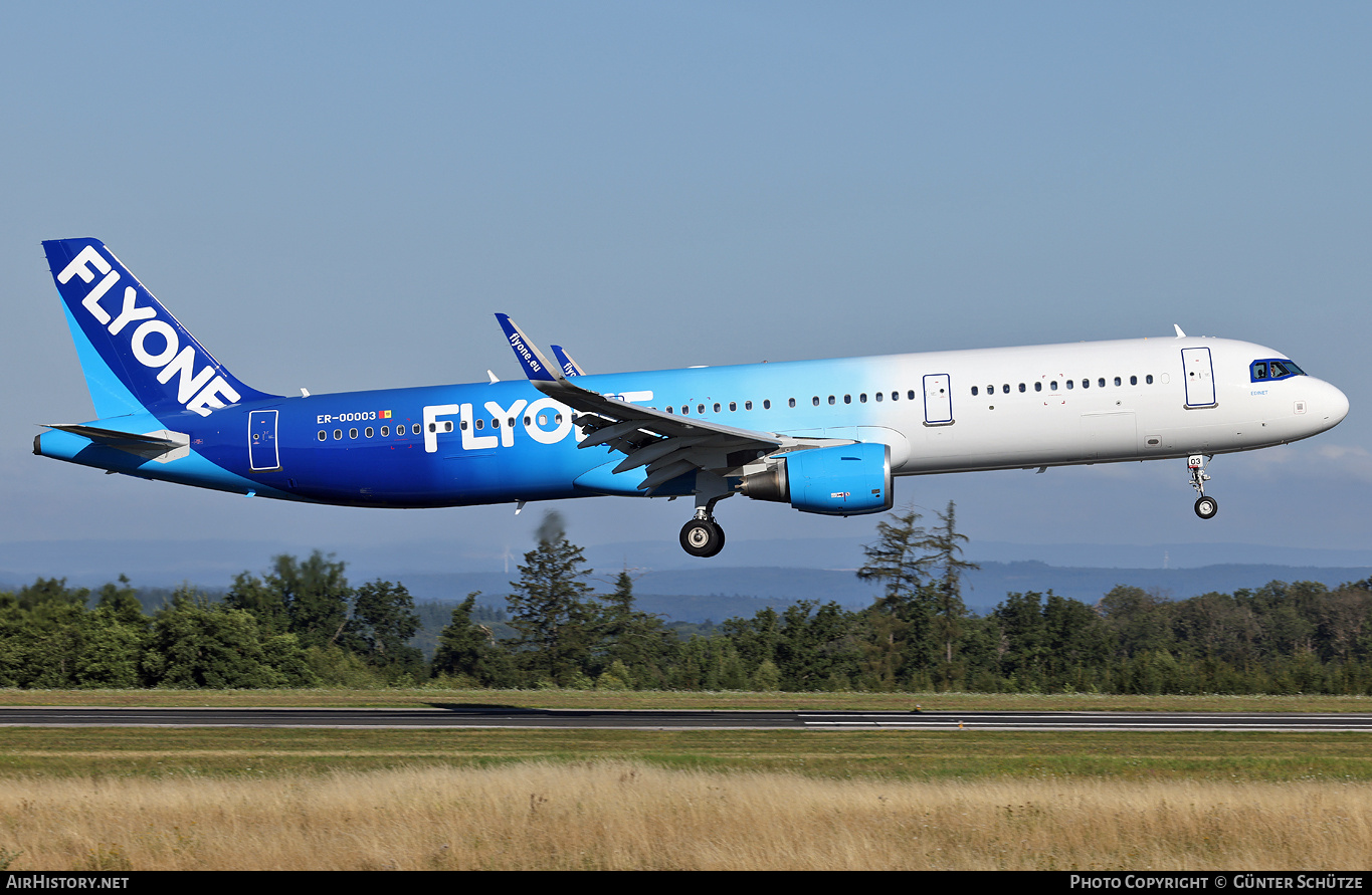 Aircraft Photo of ER-00003 | Airbus A321-211 | FlyOne | AirHistory.net #840969