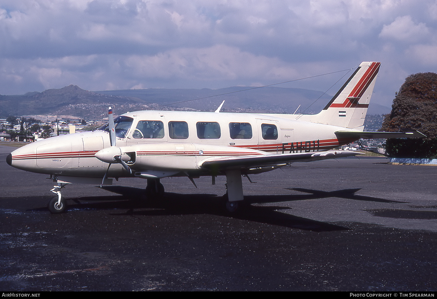Aircraft Photo of FAH011 | Piper PA-31-350 Chieftain | Honduras - Air Force | AirHistory.net #840979
