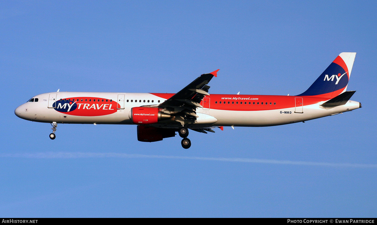 Aircraft Photo of G-NIKO | Airbus A321-211 | MyTravel Airways | AirHistory.net #841020