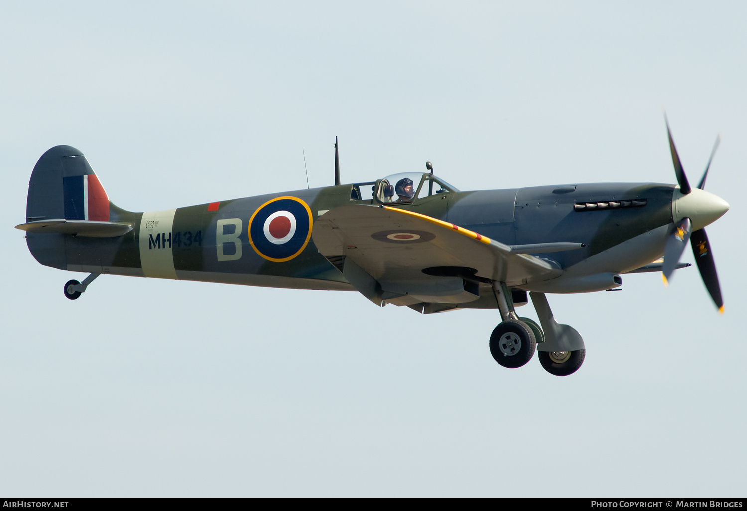 Aircraft Photo of G-ASJV / MH434 | Supermarine 361 Spitfire LF9B | UK - Air Force | AirHistory.net #841057