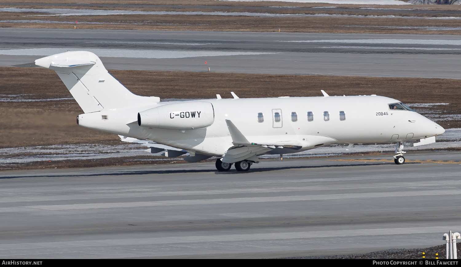 Aircraft Photo of C-GOWY | Bombardier Challenger 350 (BD-100-1A10) | AirHistory.net #841060