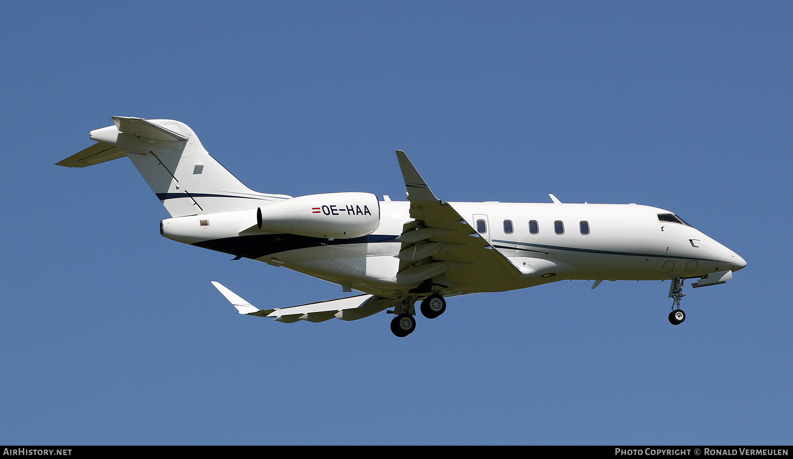 Aircraft Photo of OE-HAA | Bombardier Challenger 300 (BD-100-1A10) | AirHistory.net #841190