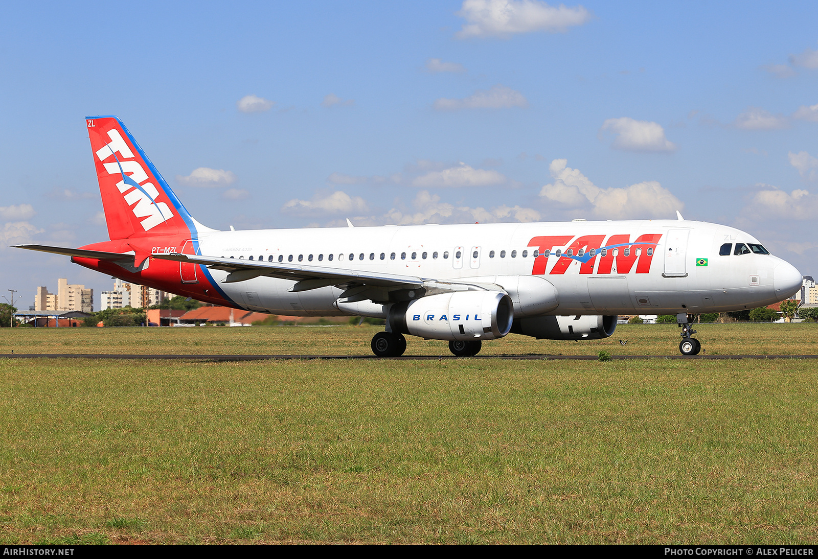 Aircraft Photo of PT-MZL | Airbus A320-232 | TAM Linhas Aéreas | AirHistory.net #841298