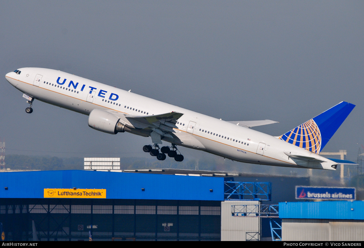 Aircraft Photo of N779UA | Boeing 777-222 | United Airlines | AirHistory.net #841381
