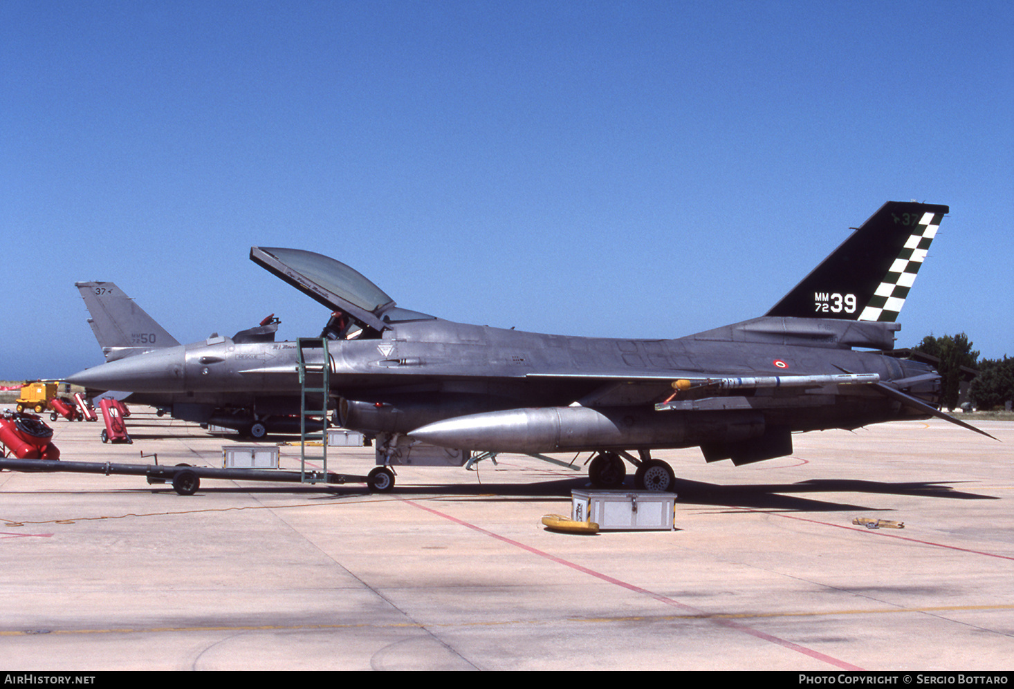 Aircraft Photo of MM7239 / 81-0680 | General Dynamics F-16A/ADF Fighting Falcon | Italy - Air Force | AirHistory.net #841460