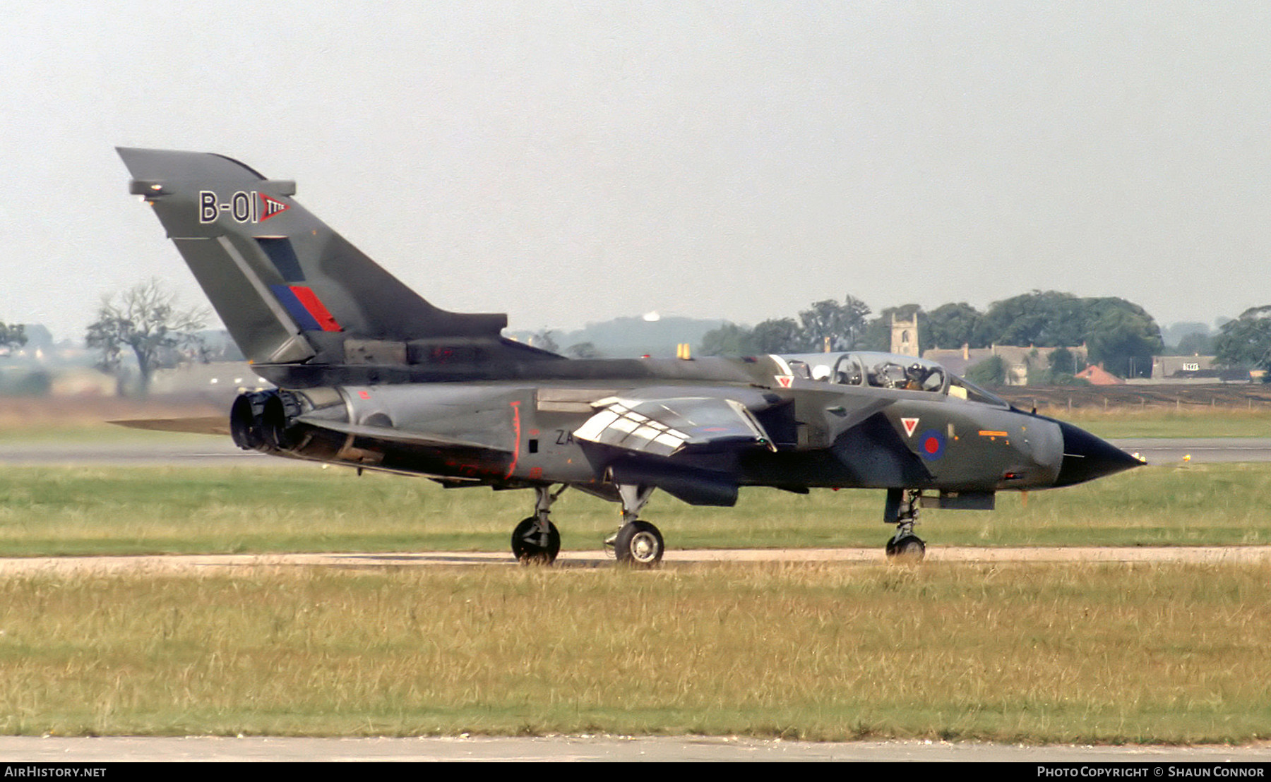 Aircraft Photo of ZA320 | Panavia Tornado GR1 | UK - Air Force | AirHistory.net #841462