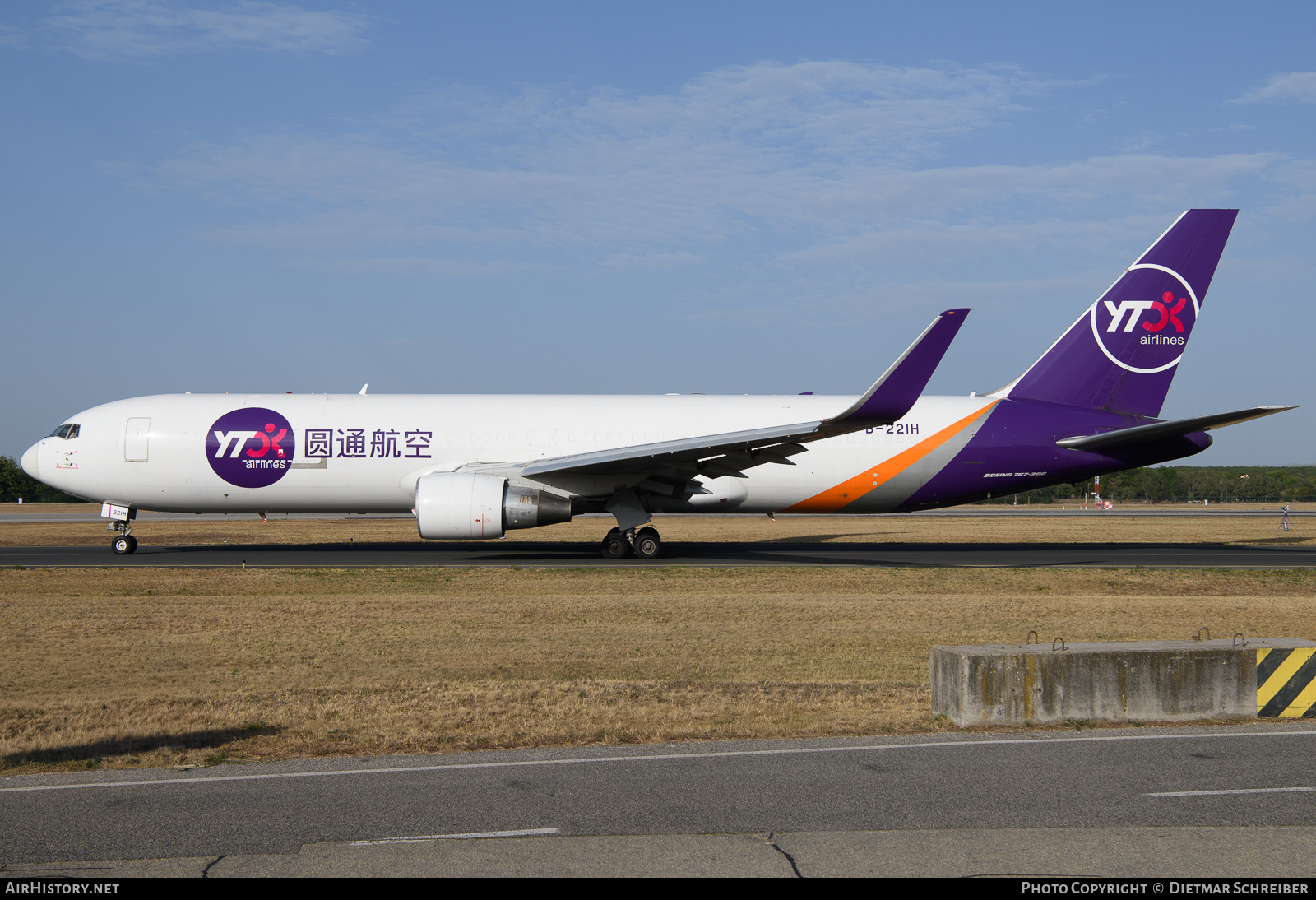 Aircraft Photo of B-221H | Boeing 767-33A/ER(BDSF) | YTO Airlines | AirHistory.net #841469