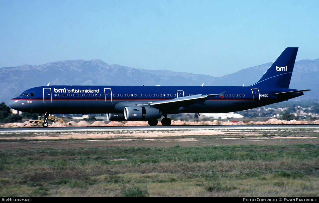 Aircraft Photo of G-MIDK | Airbus A321-231 | BMI - British Midland International | AirHistory.net #841571