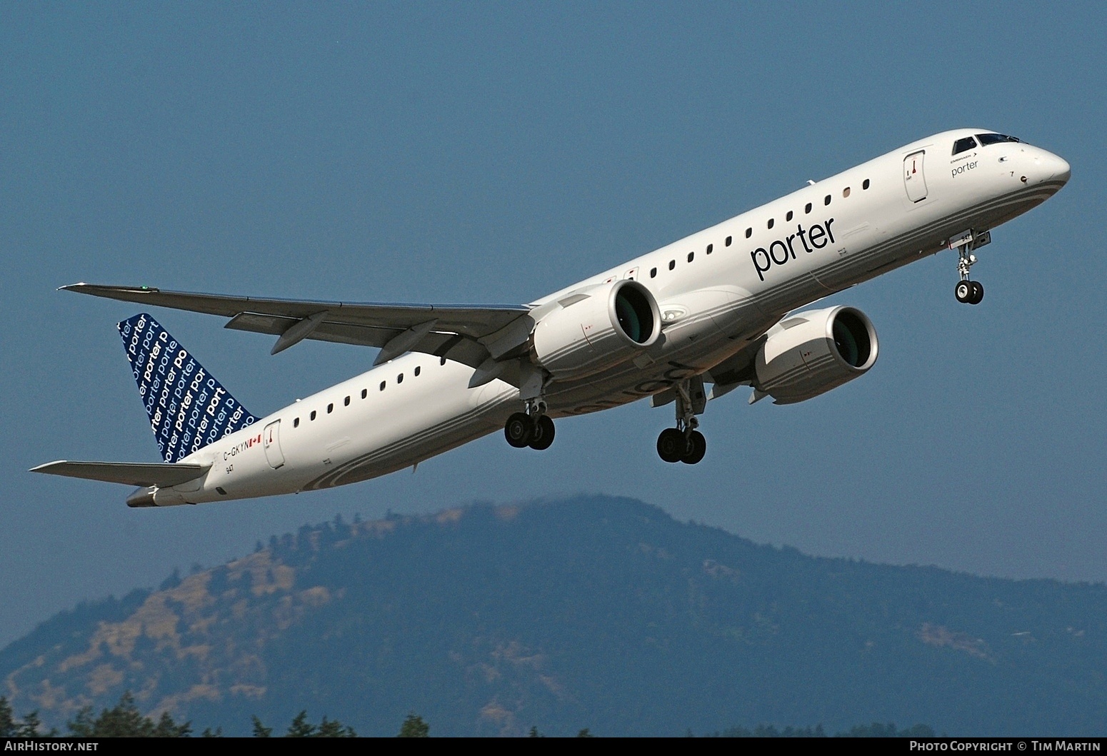 Aircraft Photo of C-GKYN | Embraer 195-E2 (ERJ-190-400) | Porter Airlines | AirHistory.net #841702