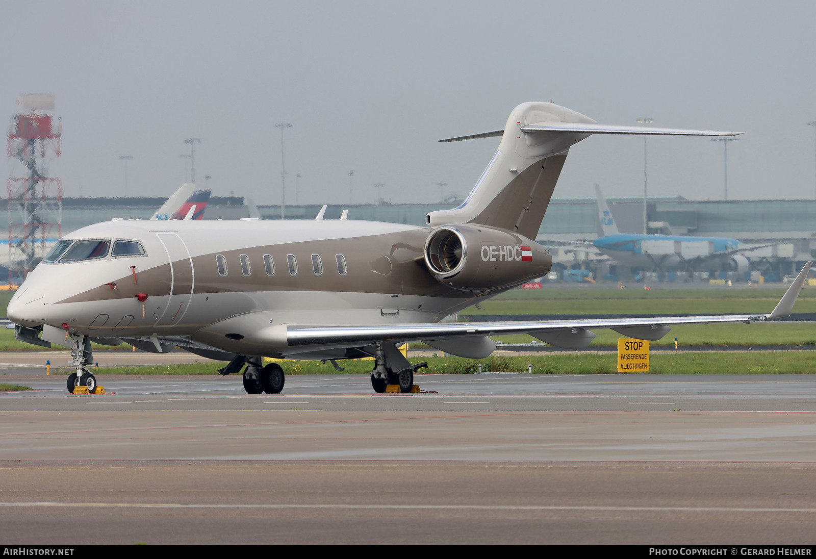 Aircraft Photo of OE-HDC | Bombardier Challenger 300 (BD-100-1A10) | AirHistory.net #841745