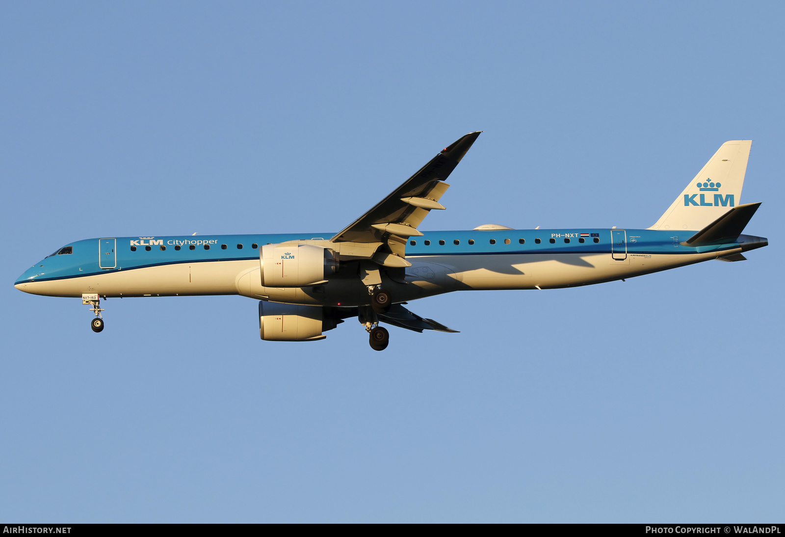 Aircraft Photo of PH-NXT | Embraer 195-E2 (ERJ-190-400 STD) | KLM Cityhopper | AirHistory.net #841927