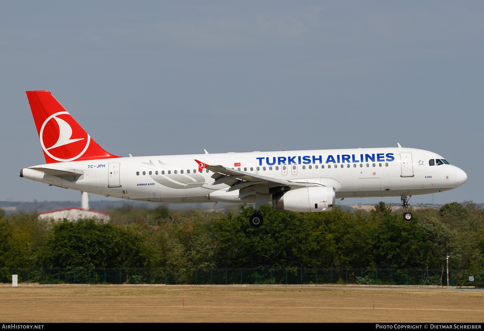Aircraft Photo of TC-JPH | Airbus A320-232 | Turkish Airlines | AirHistory.net #841958