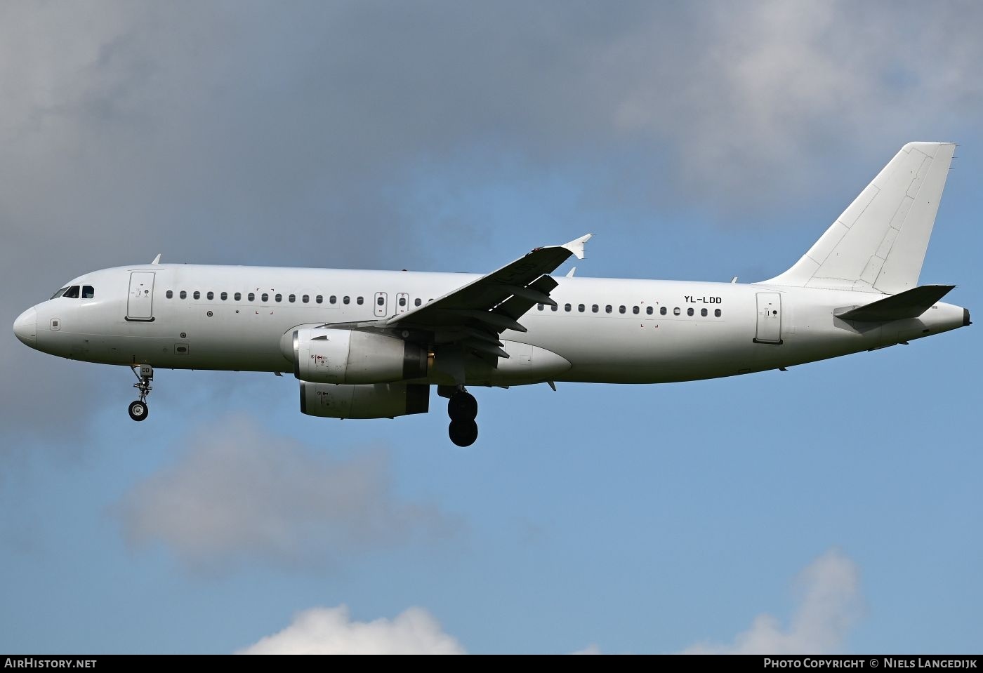 Aircraft Photo of YL-LDD | Airbus A320-232 | AirHistory.net #841990