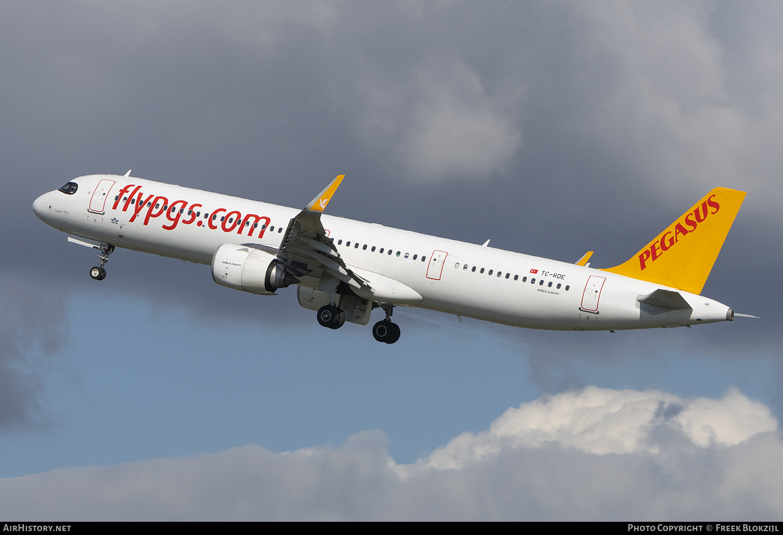 Aircraft Photo of TC-RDE | Airbus A321-251NX | Pegasus Airlines | AirHistory.net #842031