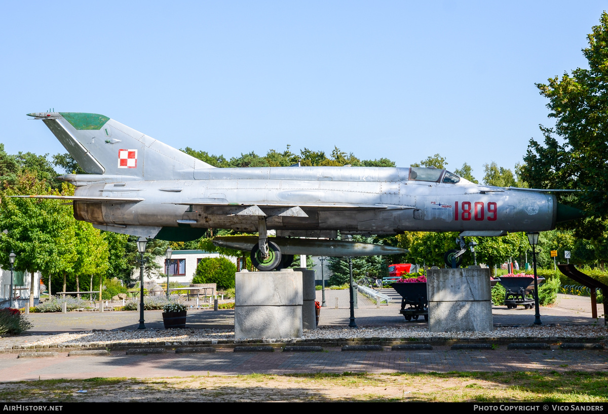 Aircraft Photo of 1809 | Mikoyan-Gurevich MiG-21M | Poland - Air Force | AirHistory.net #842108