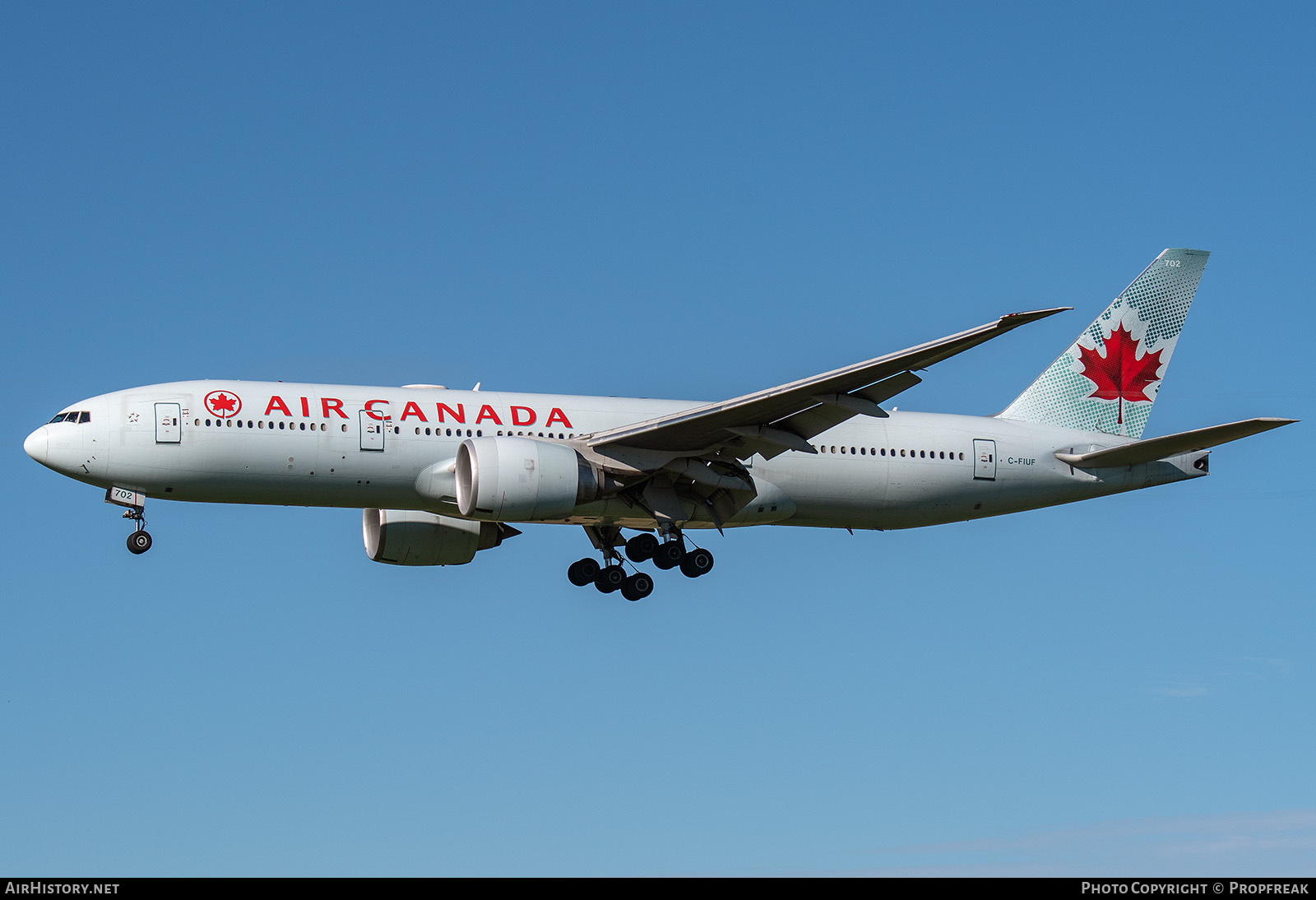 Aircraft Photo of C-FIUF | Boeing 777-233/LR | Air Canada | AirHistory.net #842289