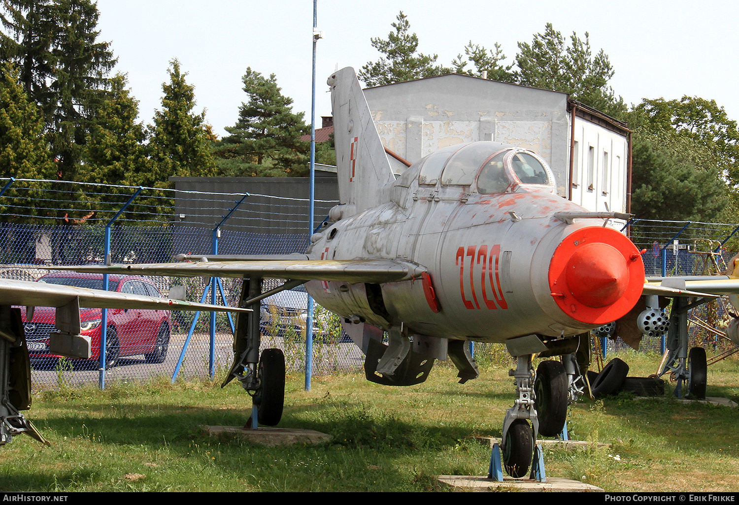 Aircraft Photo of 2720 | Mikoyan-Gurevich MiG-21U-600 | Poland - Air Force | AirHistory.net #842354
