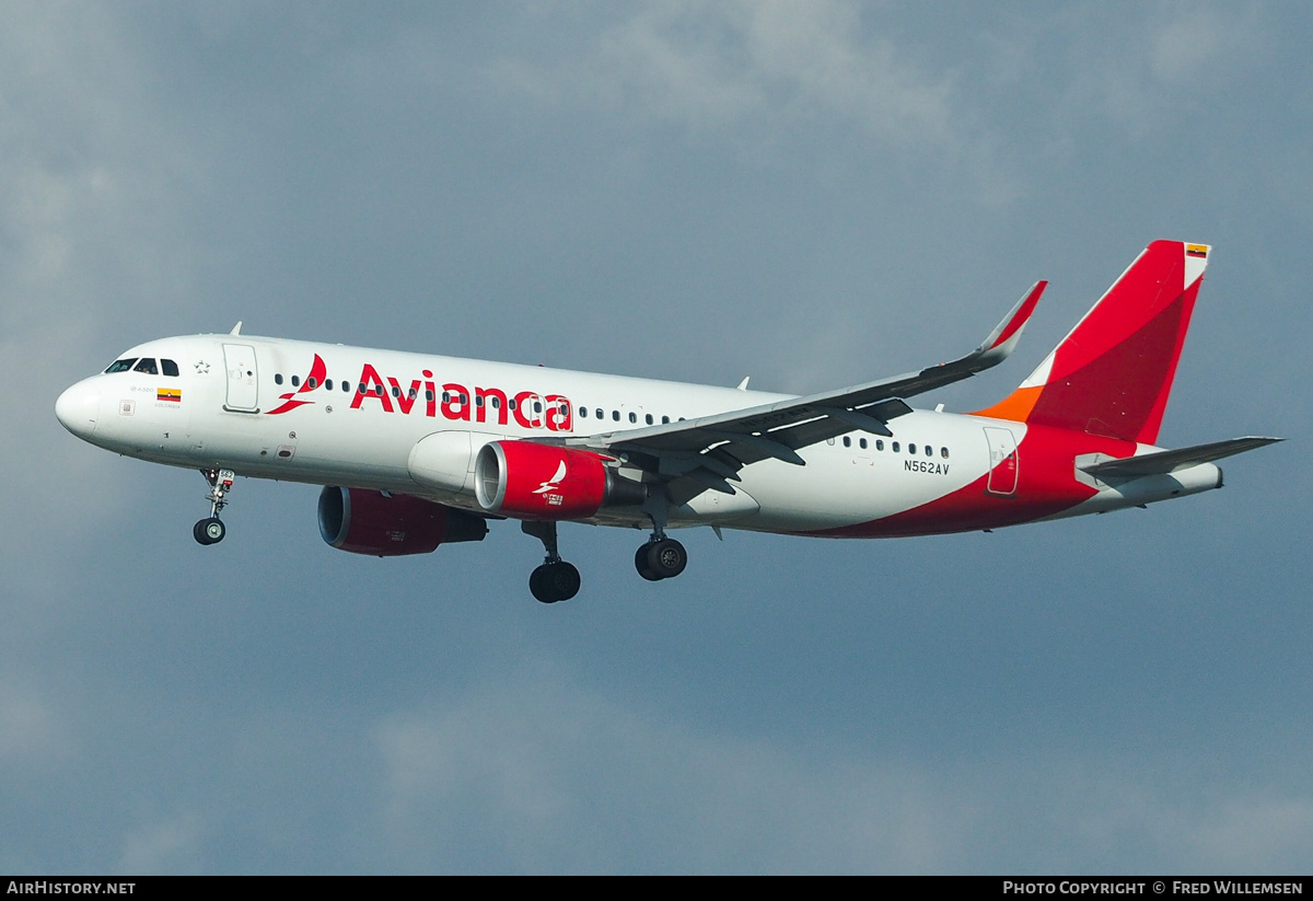 Aircraft Photo of N562AV | Airbus A320-214 | Avianca | AirHistory.net #842446
