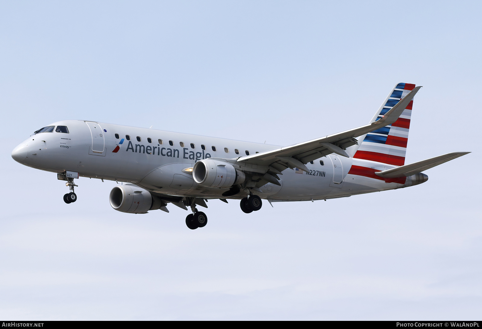 Aircraft Photo of N227NN | Embraer 175LR (ERJ-170-200LR) | American Eagle | AirHistory.net #842564
