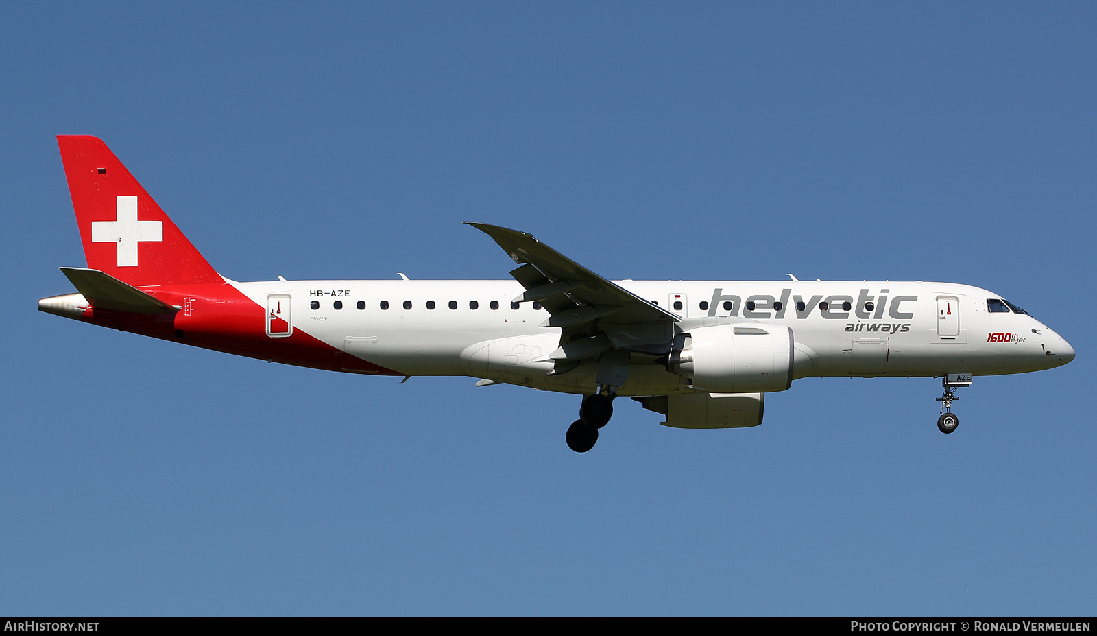 Aircraft Photo of HB-AZE | Embraer 190-E2 (ERJ-190-300) | Helvetic Airways | AirHistory.net #842616