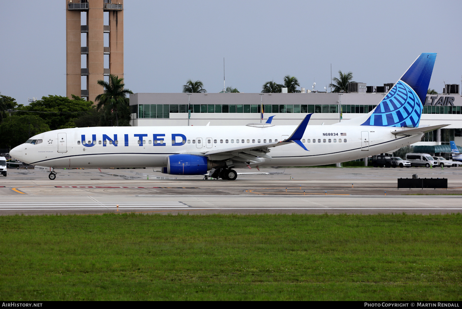 Aircraft Photo of N68834 | Boeing 737-924/ER | United Airlines | AirHistory.net #842628