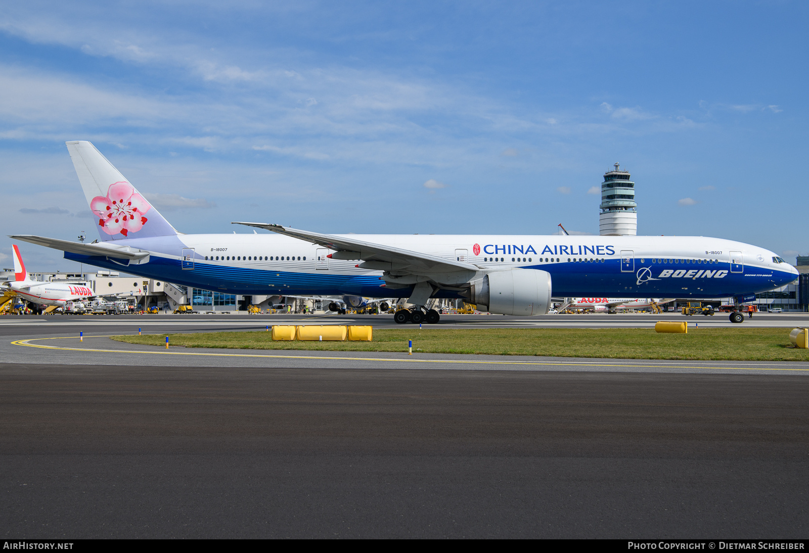 Aircraft Photo of B-18007 | Boeing 777-309/ER | China Airlines | AirHistory.net #842692
