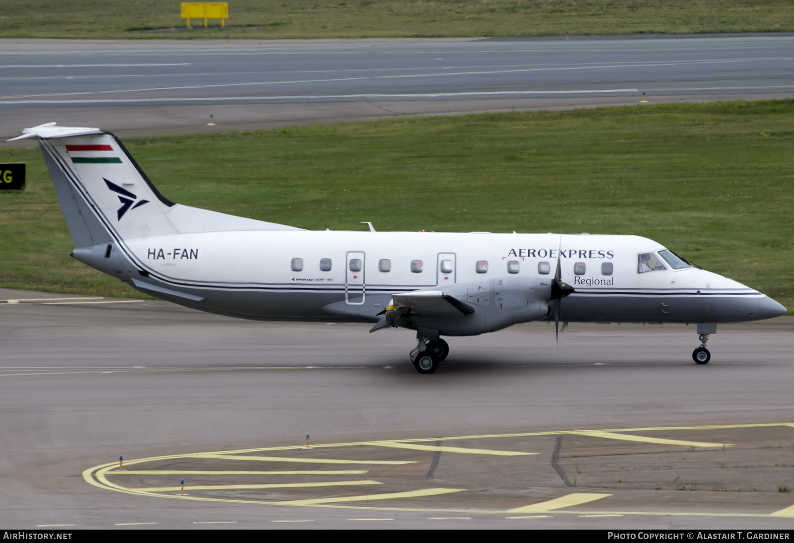 Aircraft Photo of HA-FAN | Embraer EMB-120ER Brasilia | Aeroexpress Regional | AirHistory.net #842719