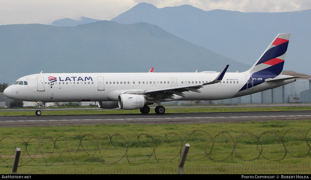 Aircraft Photo of PT-XPB | Airbus A321-211 | LATAM Airlines | AirHistory.net #842851
