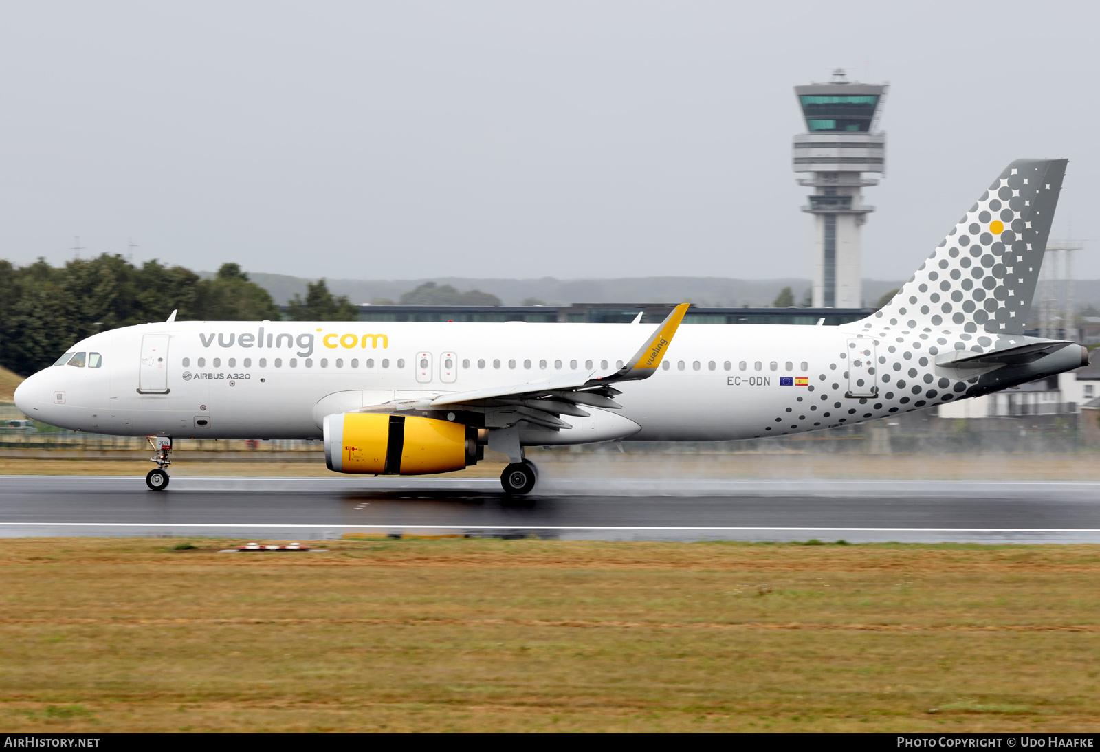 Aircraft Photo of EC-ODN | Airbus A320-232 | Vueling Airlines | AirHistory.net #842918