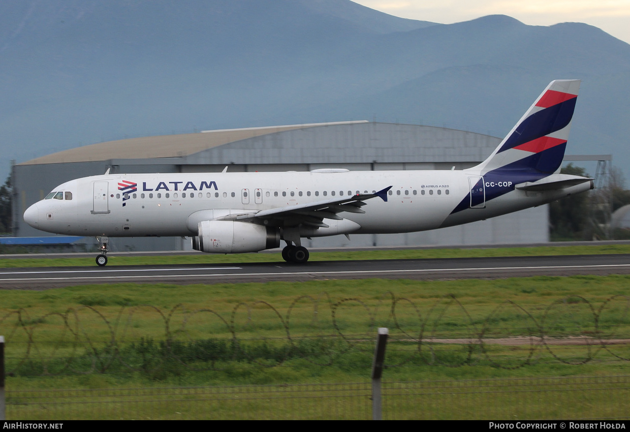 Aircraft Photo of CC-COP | Airbus A320-233 | LATAM Airlines | AirHistory.net #842997