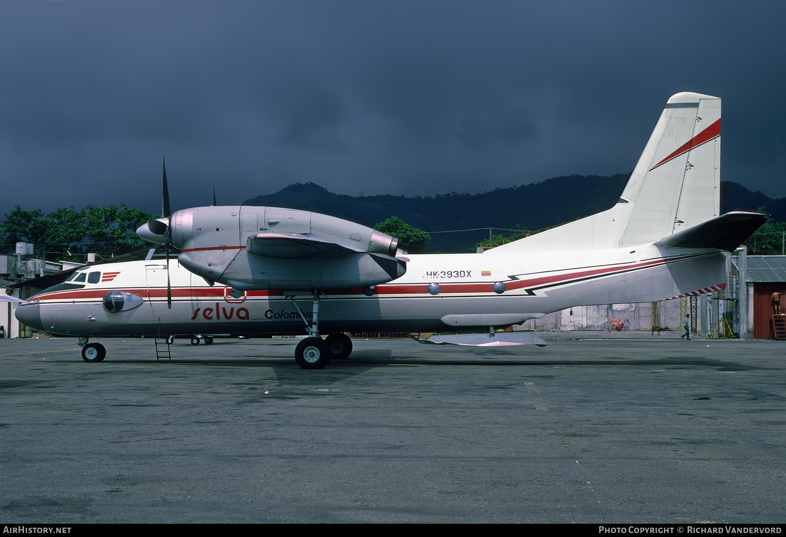 Aircraft Photo of HK-3930X | Antonov An-32B | SELVA - Servicios Aéreos del Vaupes | AirHistory.net #843020