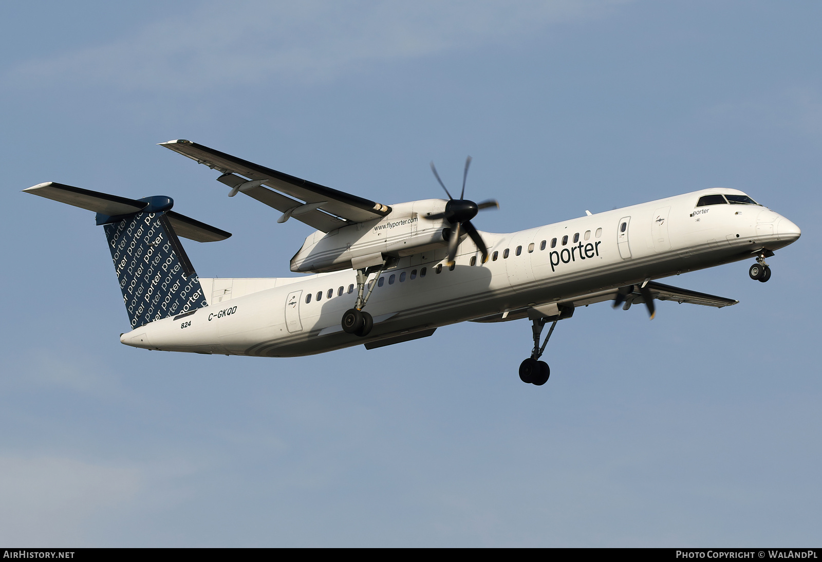 Aircraft Photo of C-GKQD | Bombardier DHC-8-402 Dash 8 | Porter Airlines | AirHistory.net #843026
