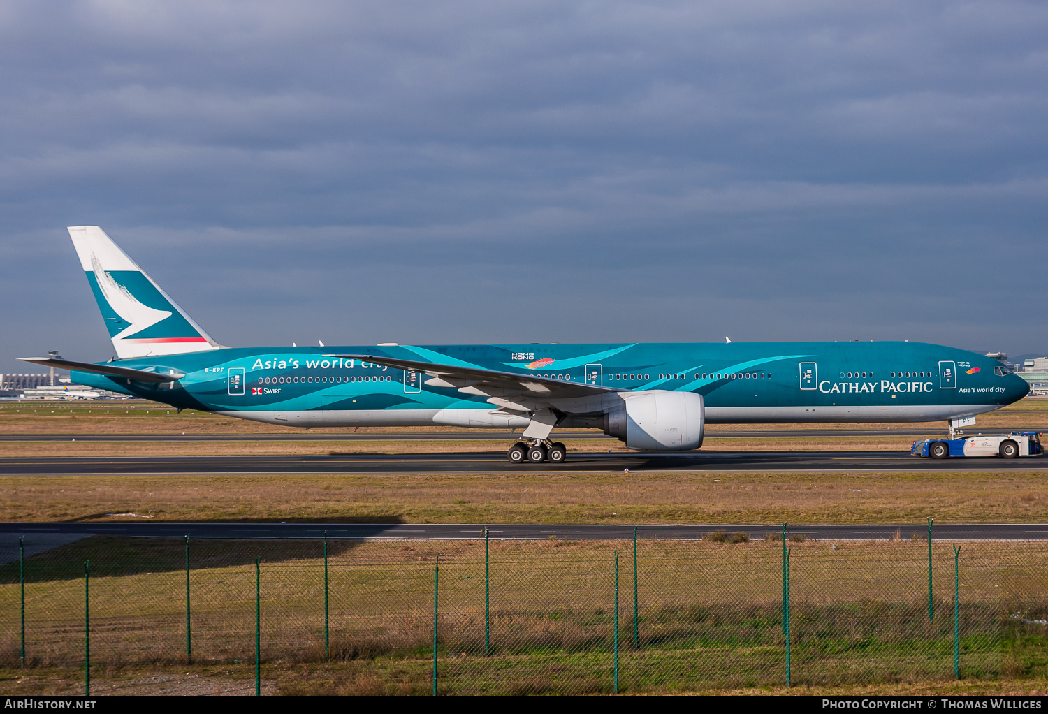 Aircraft Photo of B-KPF | Boeing 777-367/ER | Cathay Pacific Airways | AirHistory.net #843485