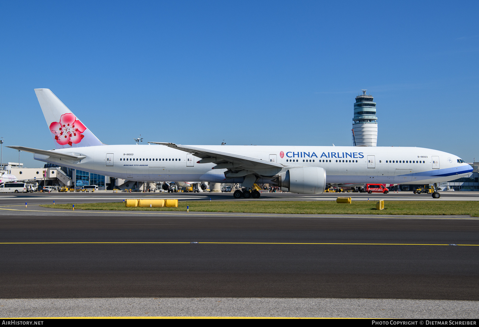Aircraft Photo of B-18003 | Boeing 777-309/ER | China Airlines | AirHistory.net #843648
